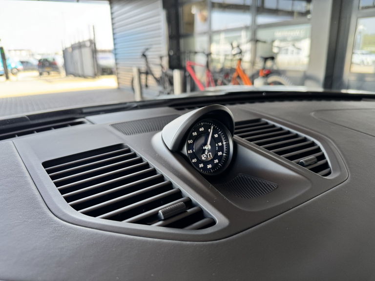 Porsche 992 Carrera 4 GTS