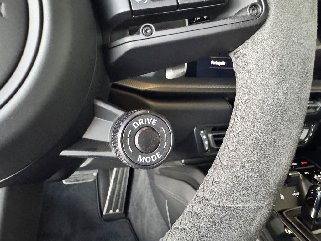 Porsche 992 Carrera 4 GTS