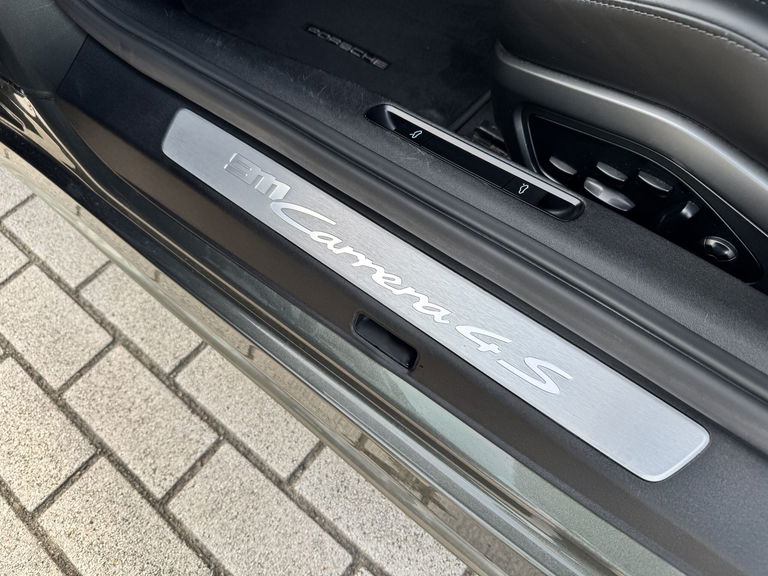 Porsche 992 Carrera 4S