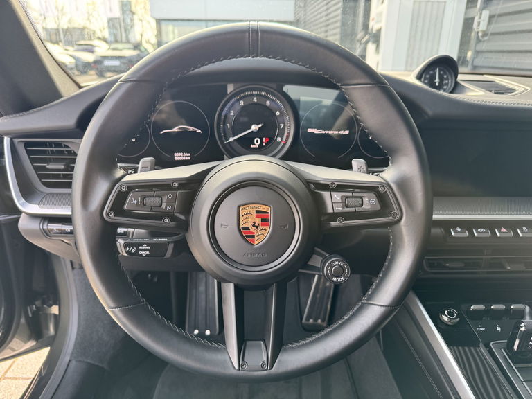 Porsche 992 Carrera 4S