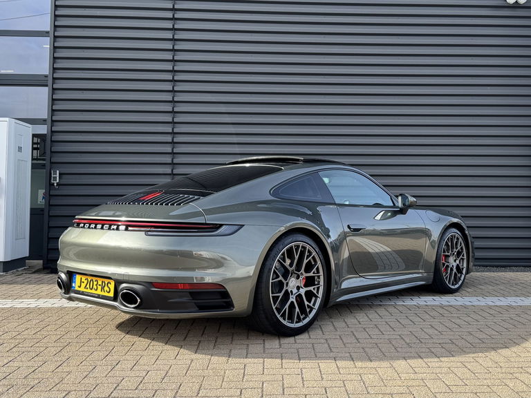 Porsche 992 Carrera 4S