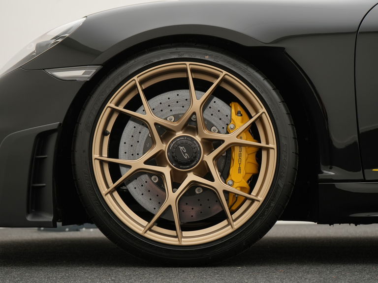 Porsche 718 Spyder RS