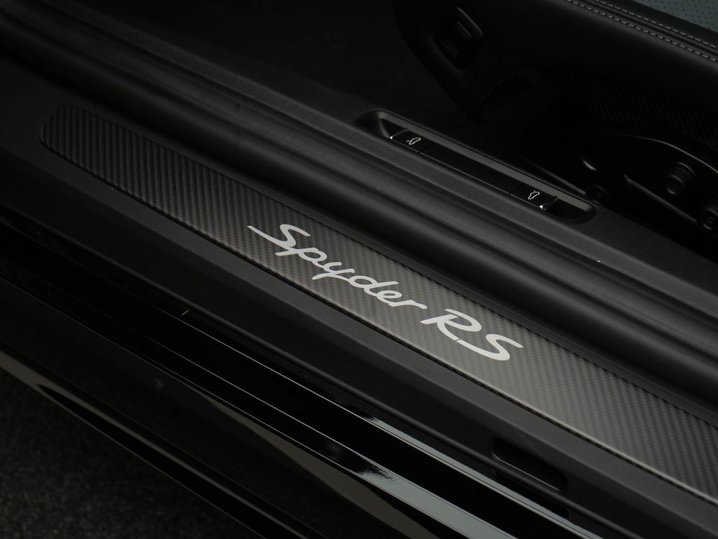 Porsche 718 Spyder RS