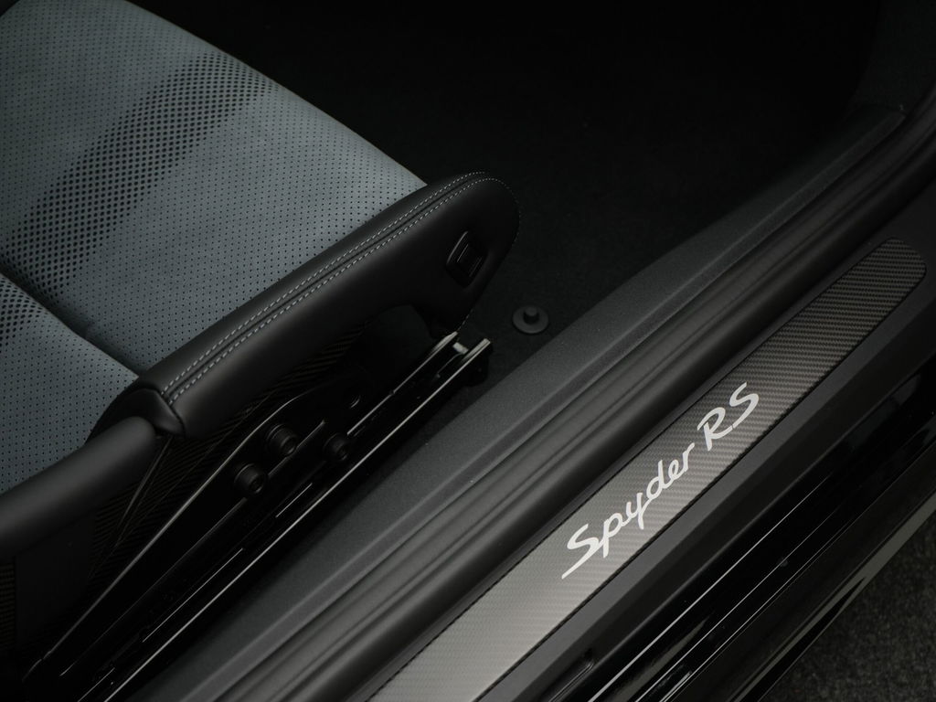 Porsche 718 Spyder RS