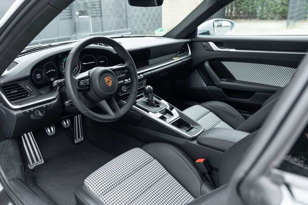 Porsche 992 Sport Classic