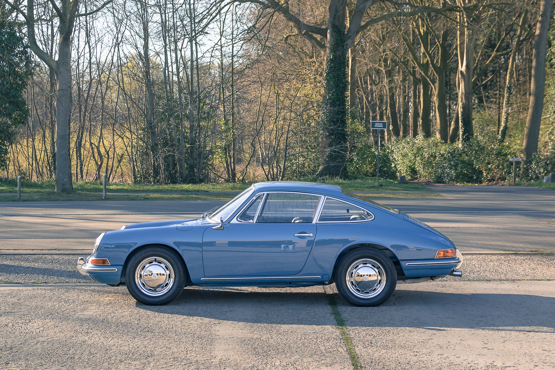 Porsche 911 (F-Modell) 1964 - elferspot.com - Marketplace for