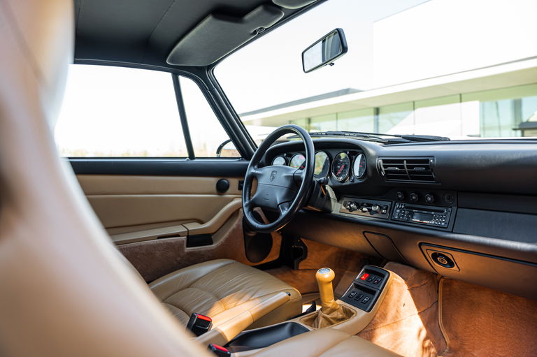 Porsche 993 Carrera 4