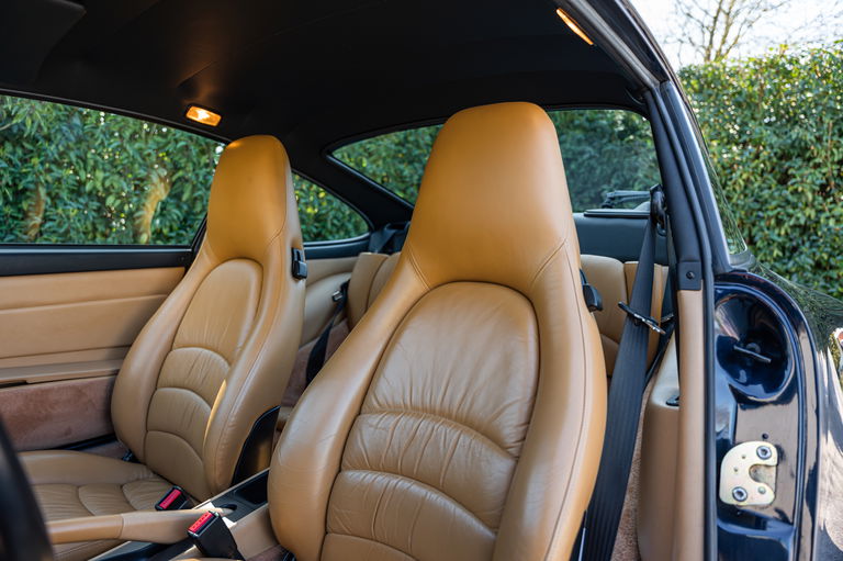 Porsche 993 Carrera 4