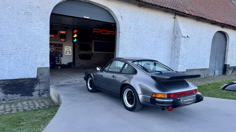 Porsche 911 Carrera 3.2