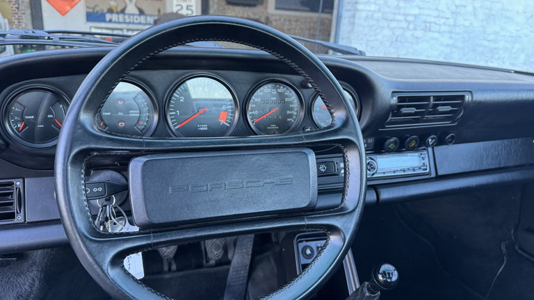 Porsche 911 Carrera 3.2