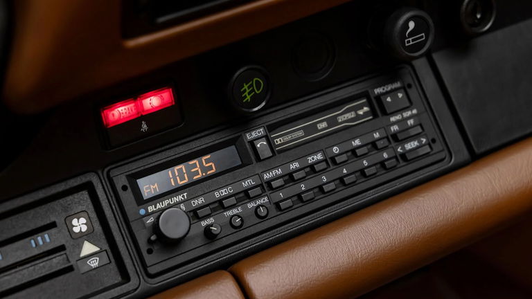 Porsche 911 Carrera 3.2 Speedster (US)