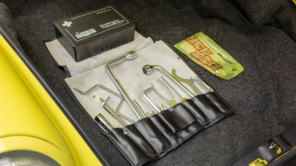 Porsche 911 Carrera 3.2 Speedster (US)