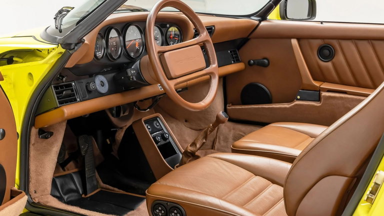 Porsche 911 Carrera 3.2 Speedster (US)