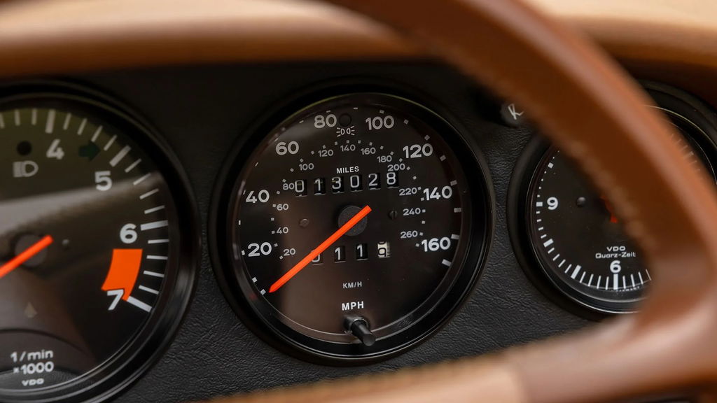 Porsche 911 Carrera 3.2 Speedster (US)