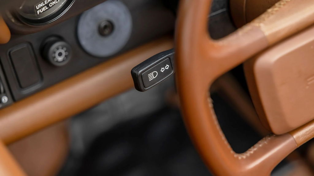 Porsche 911 Carrera 3.2 Speedster (US)