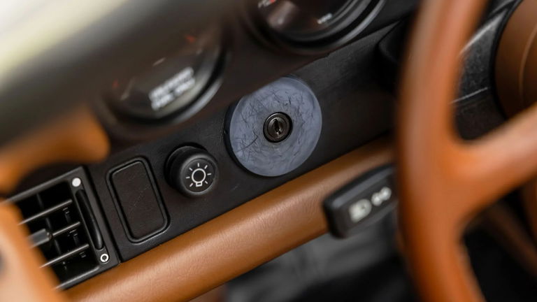 Porsche 911 Carrera 3.2 Speedster (US)