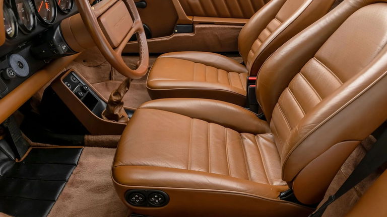 Porsche 911 Carrera 3.2 Speedster (US)