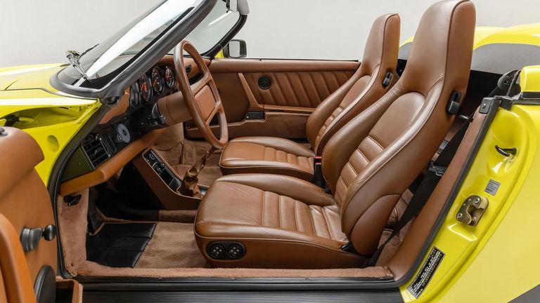 Porsche 911 Carrera 3.2 Speedster (US)