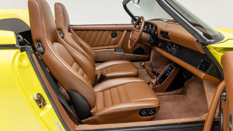 Porsche 911 Carrera 3.2 Speedster (US)