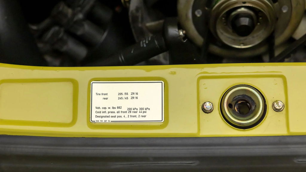 Porsche 911 Carrera 3.2 Speedster (US)