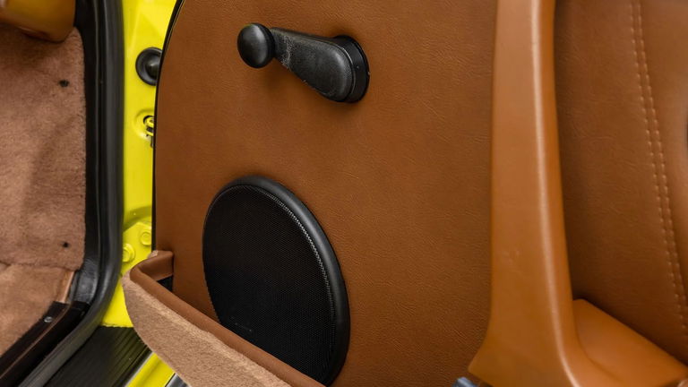 Porsche 911 Carrera 3.2 Speedster (US)