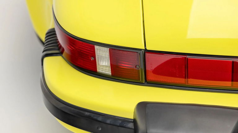 Porsche 911 Carrera 3.2 Speedster (US)