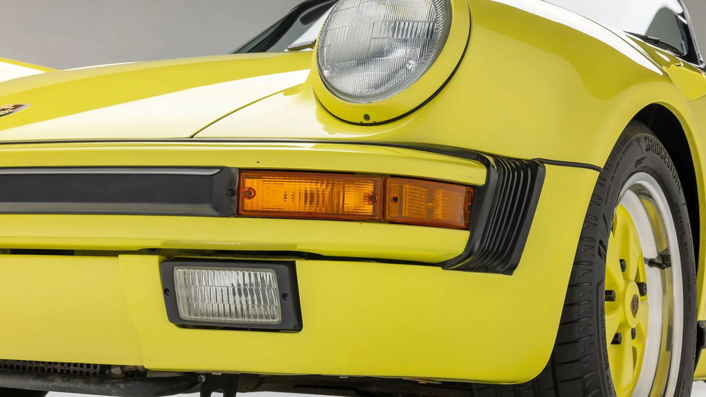 Porsche 911 Carrera 3.2 Speedster (US)