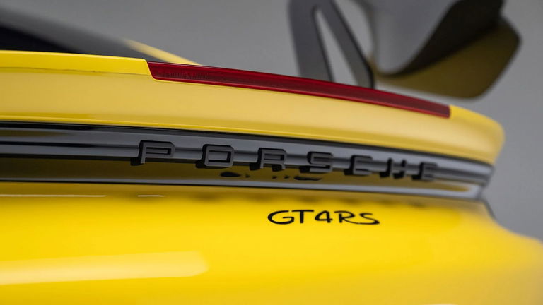 Porsche 718 Cayman GT4 RS