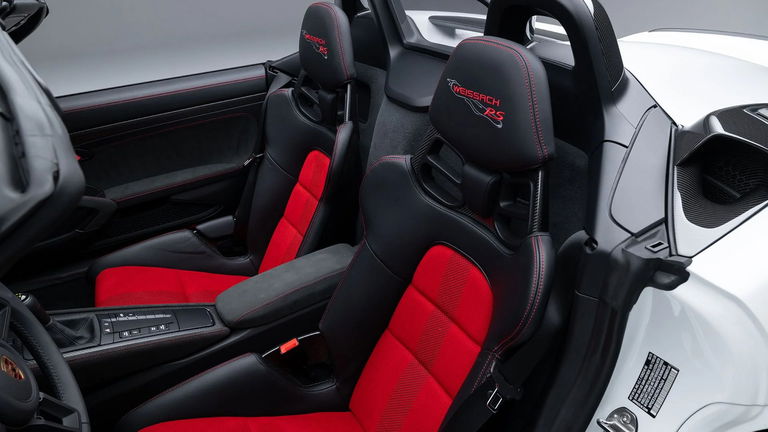 Porsche 718 Spyder RS