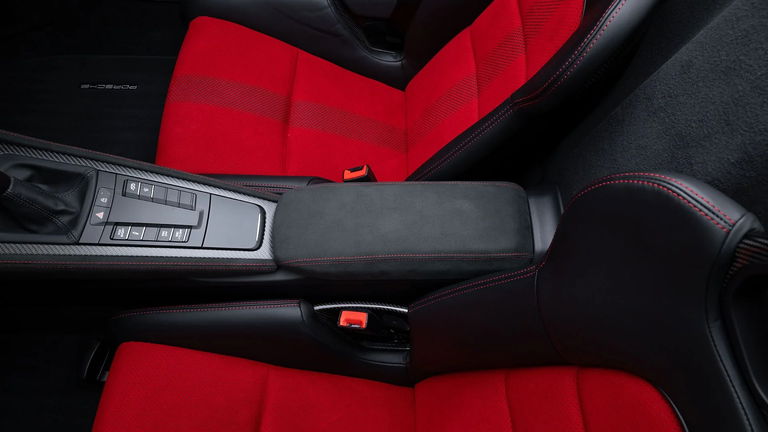 Porsche 718 Spyder RS