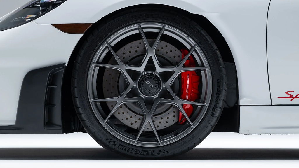 Porsche 718 Spyder RS