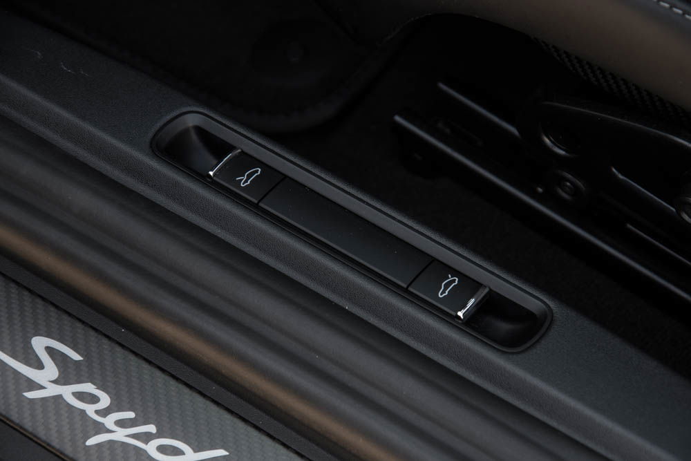 Porsche 718 Spyder RS