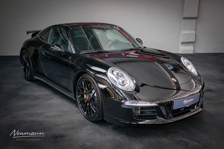 Porsche 991 Carrera 4 GTS