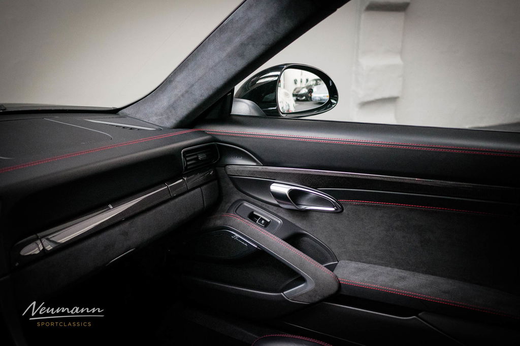 Porsche 991 Carrera 4 GTS