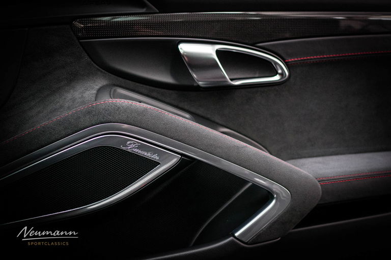 Porsche 991 Carrera 4 GTS