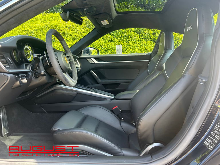 Porsche 992 Belgian Legend Edition