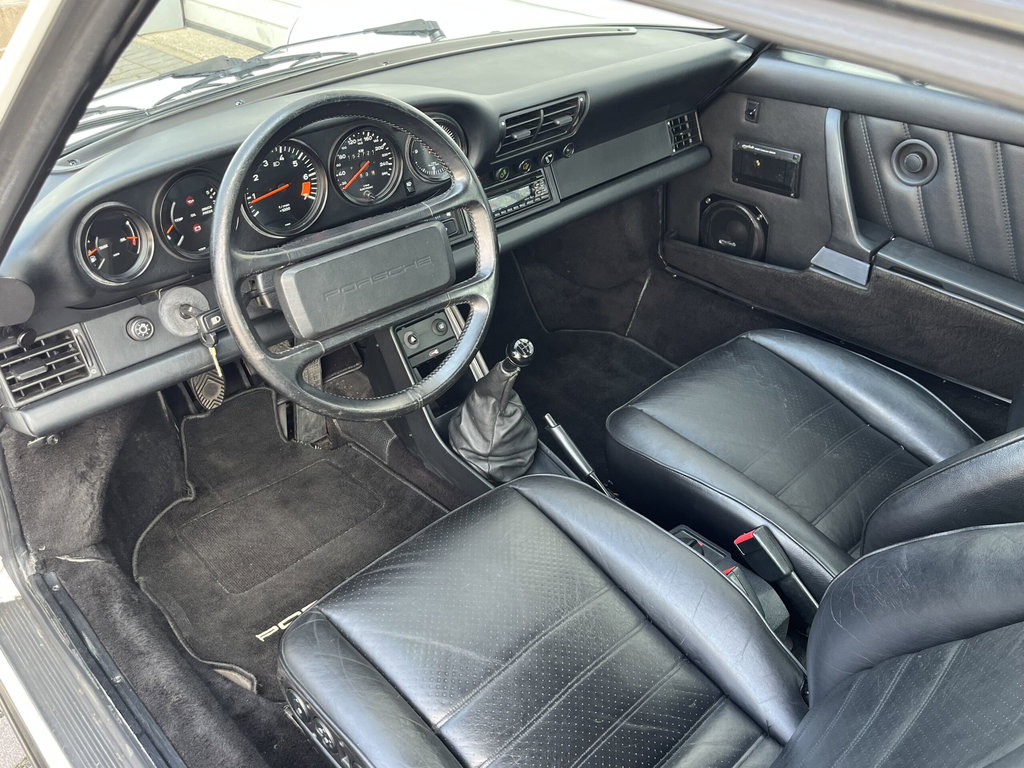 Porsche 911 Carrera 3.2