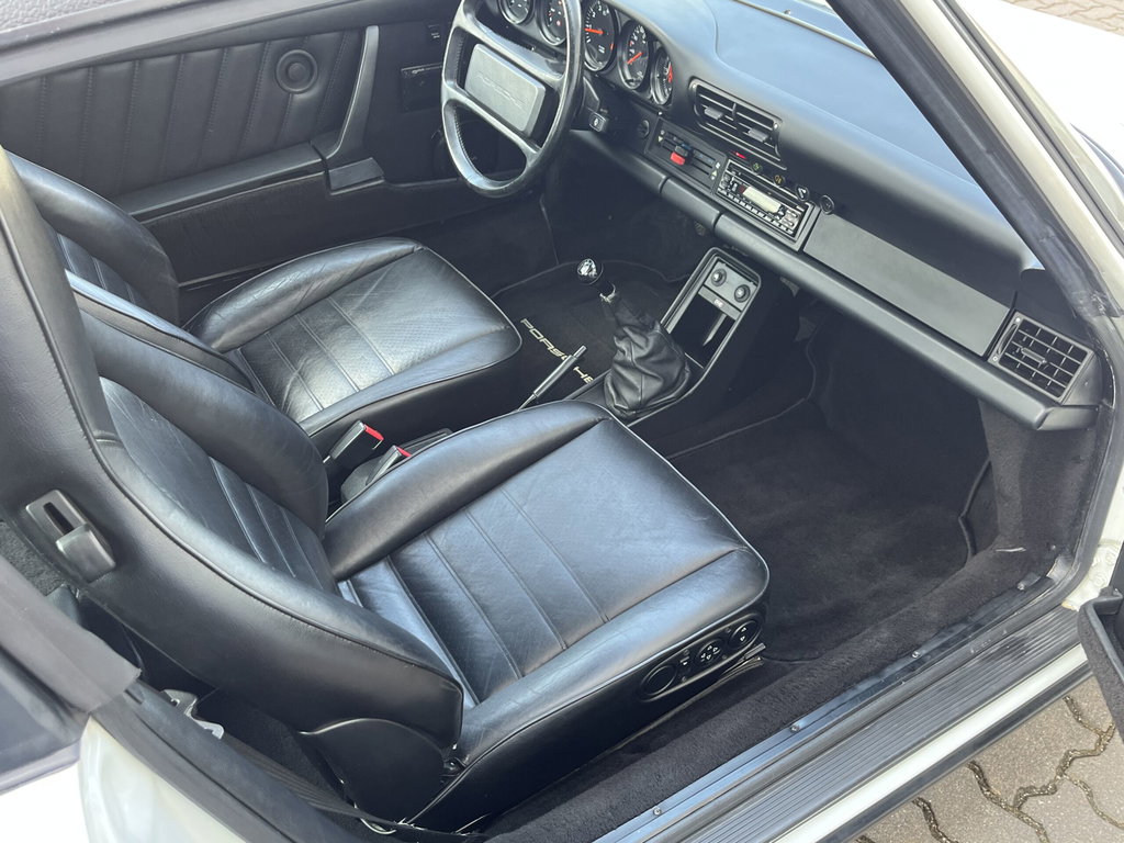Porsche 911 Carrera 3.2