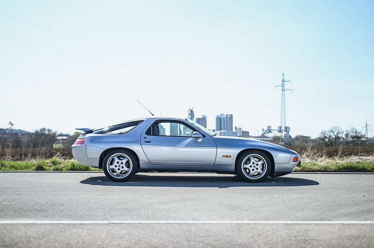Porsche 928 GTS