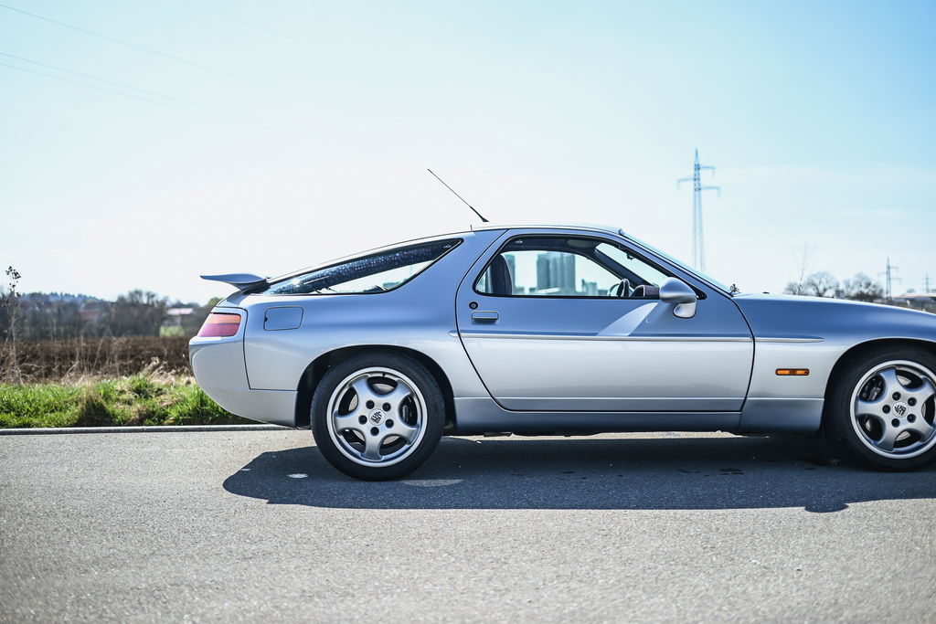 Porsche 928 GTS