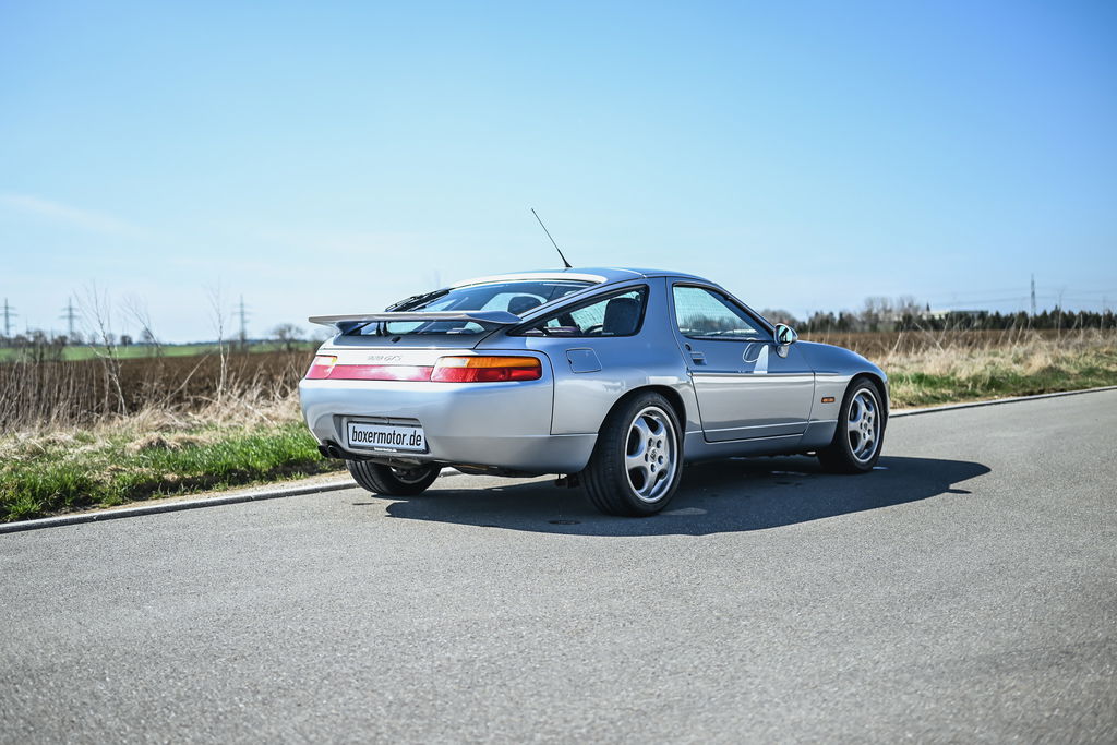 Porsche 928 GTS