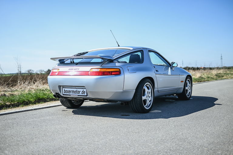 Porsche 928 GTS