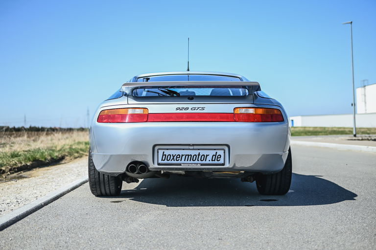 Porsche 928 GTS