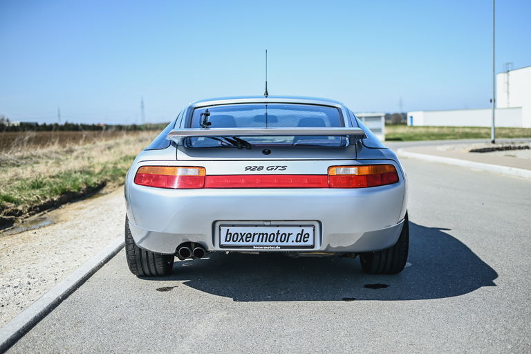 Porsche 928 GTS