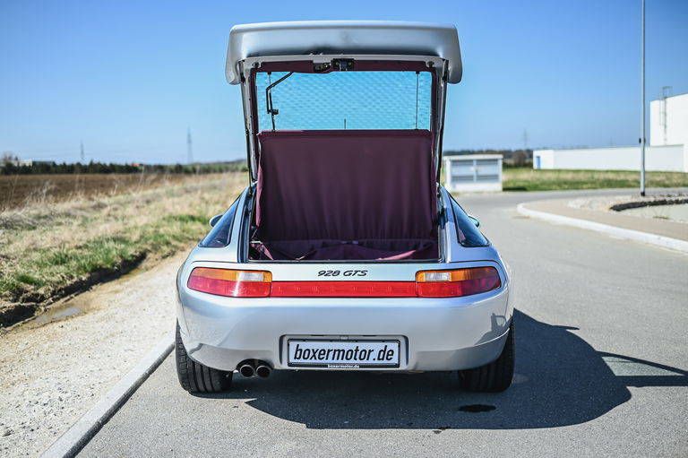 Porsche 928 GTS