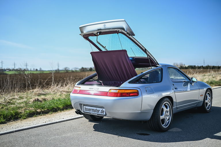 Porsche 928 GTS