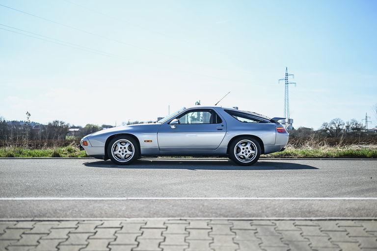 Porsche 928 GTS