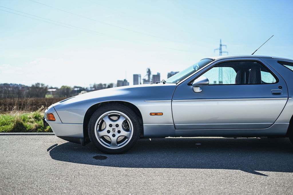 Porsche 928 GTS
