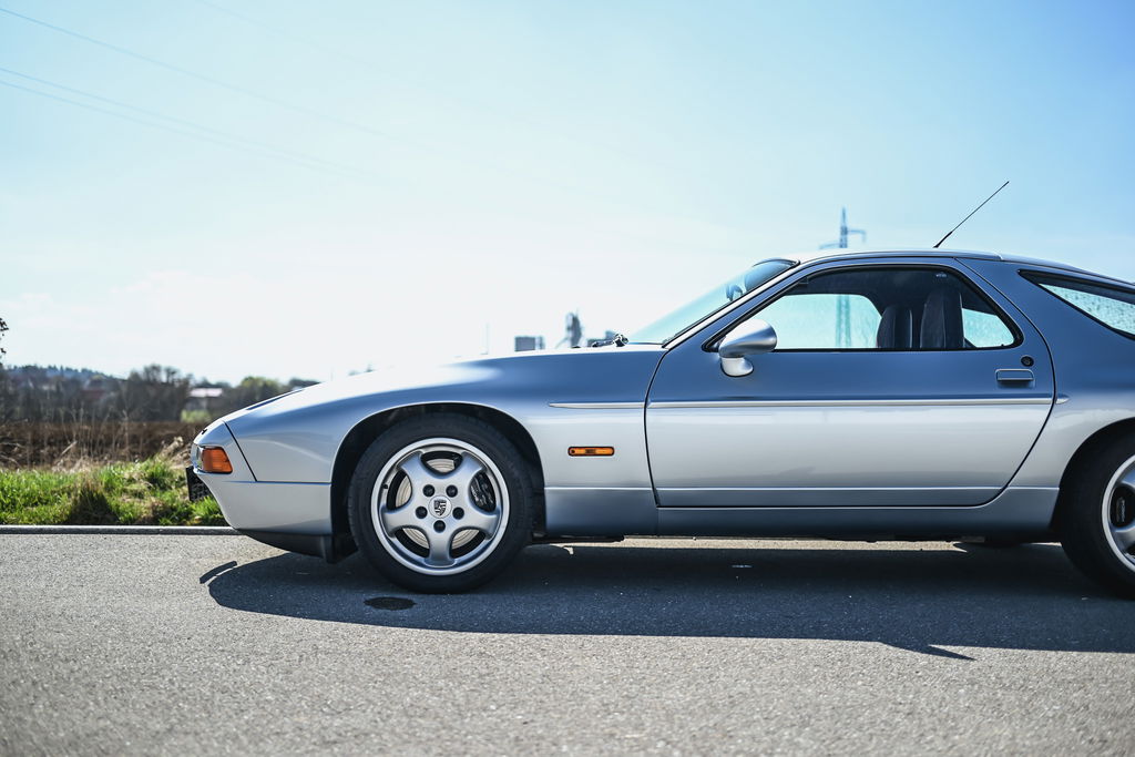 Porsche 928 GTS