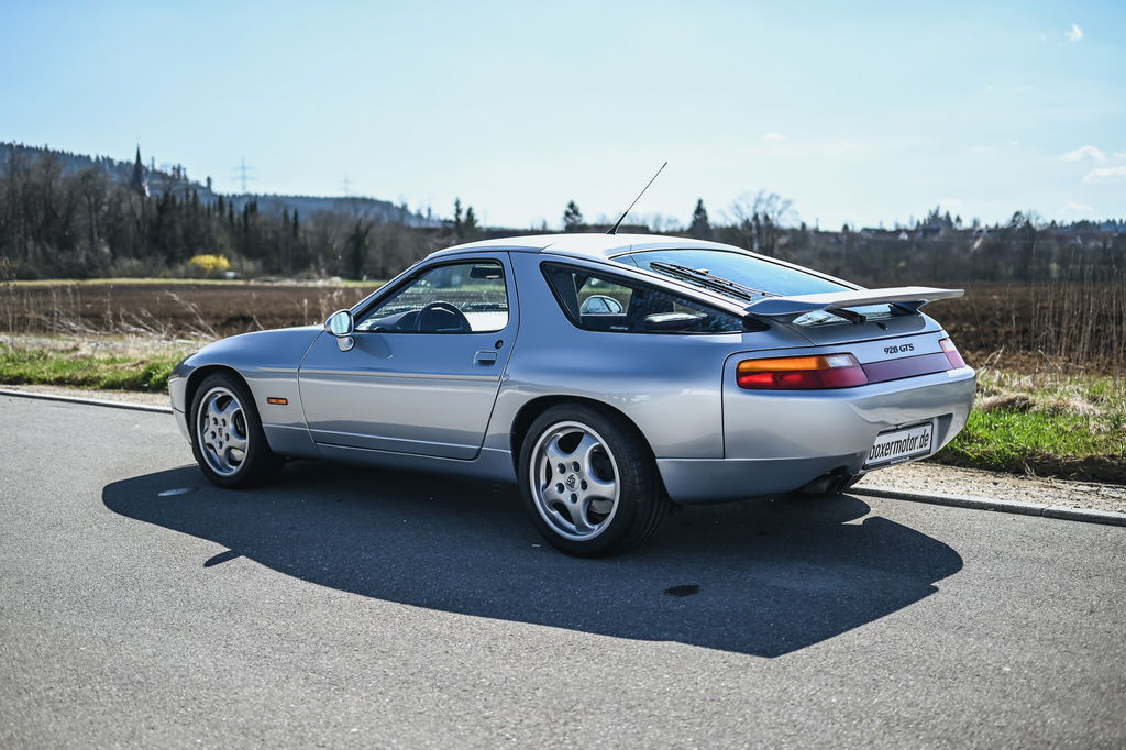 Porsche 928 GTS